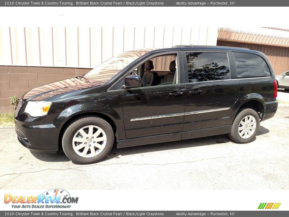 2016 Chrysler Town & Country Touring Brilliant Black Crystal Pearl / Black/Light Graystone Photo #10