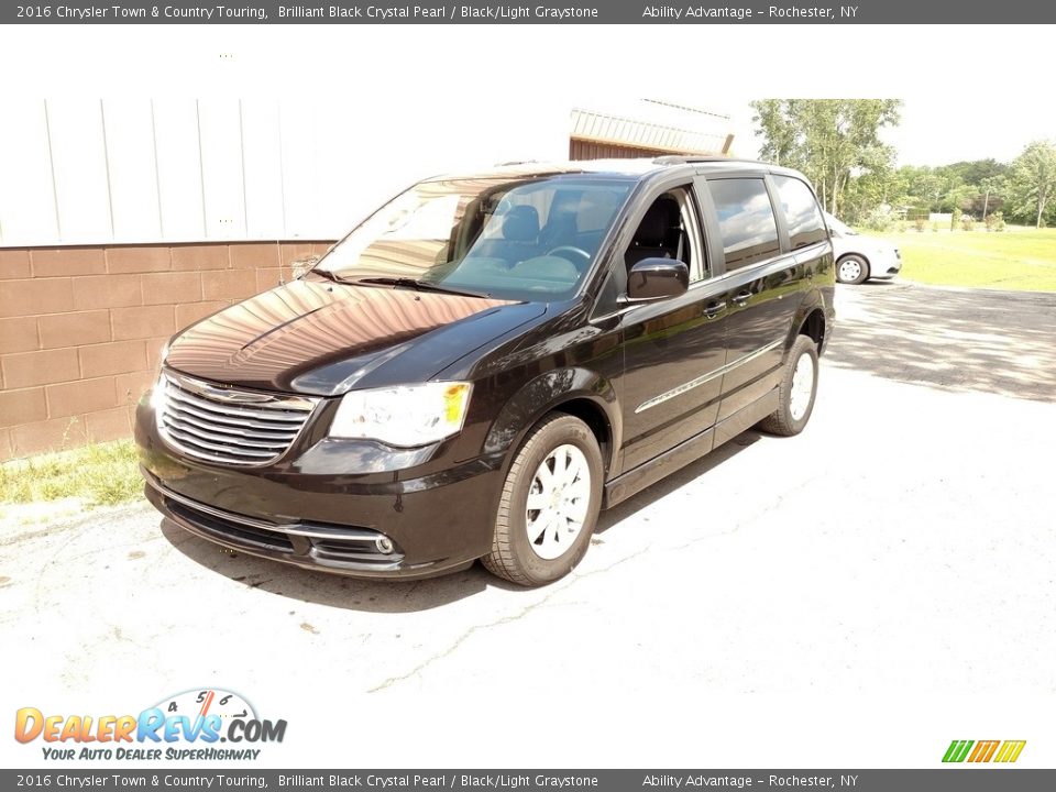 2016 Chrysler Town & Country Touring Brilliant Black Crystal Pearl / Black/Light Graystone Photo #11