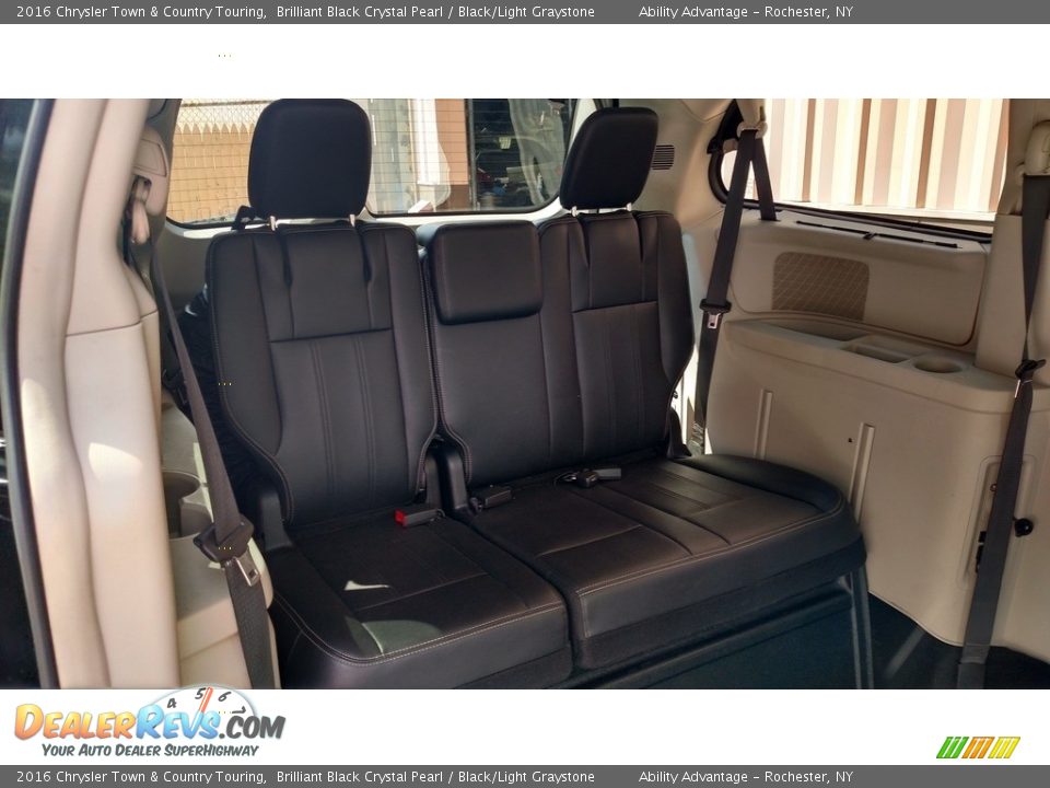 2016 Chrysler Town & Country Touring Brilliant Black Crystal Pearl / Black/Light Graystone Photo #14