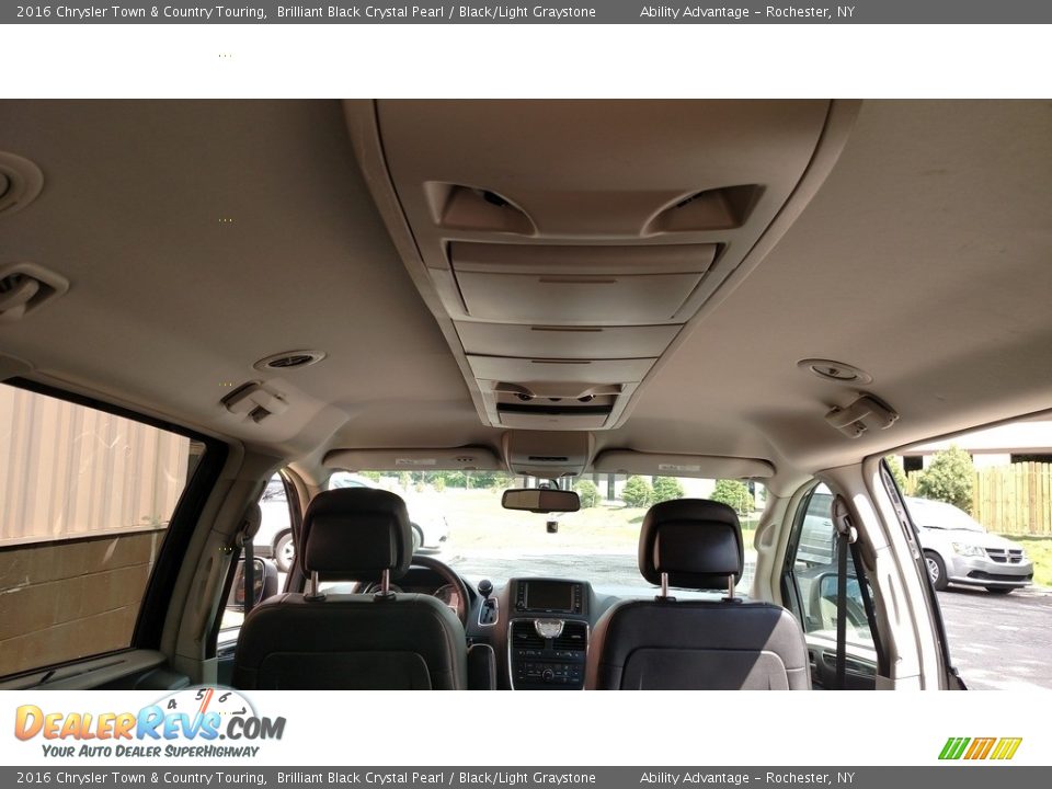 2016 Chrysler Town & Country Touring Brilliant Black Crystal Pearl / Black/Light Graystone Photo #16