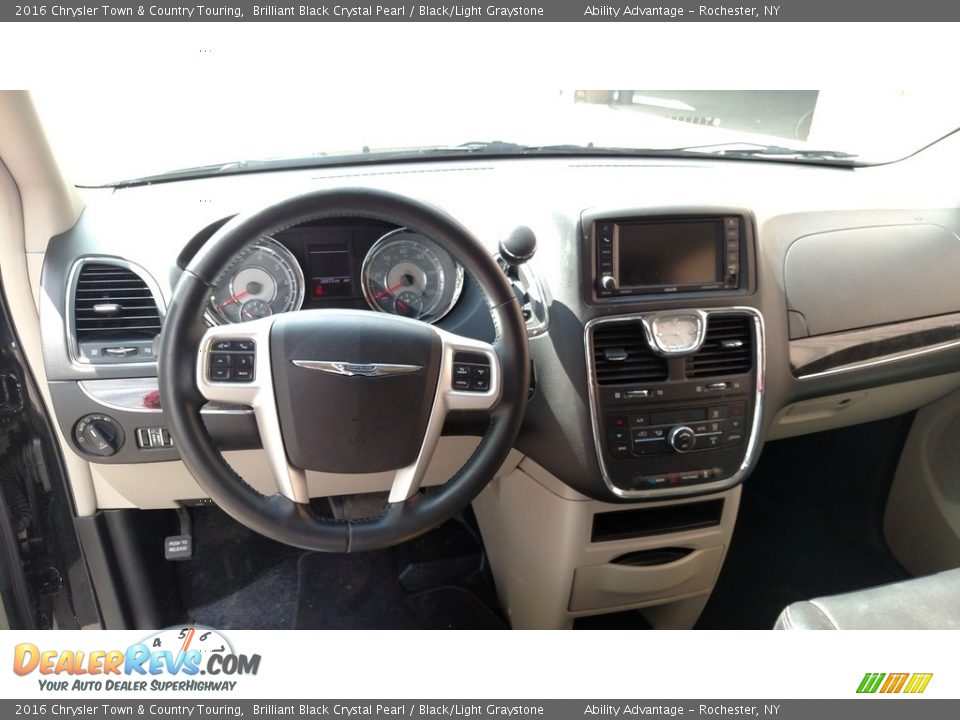 2016 Chrysler Town & Country Touring Brilliant Black Crystal Pearl / Black/Light Graystone Photo #26
