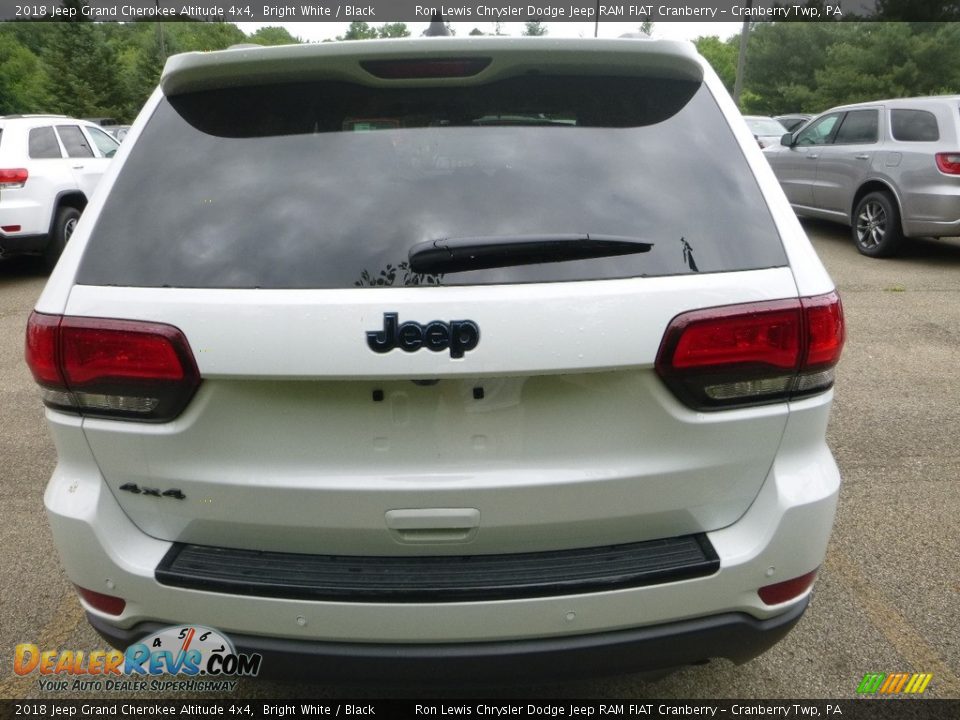 2018 Jeep Grand Cherokee Altitude 4x4 Bright White / Black Photo #4