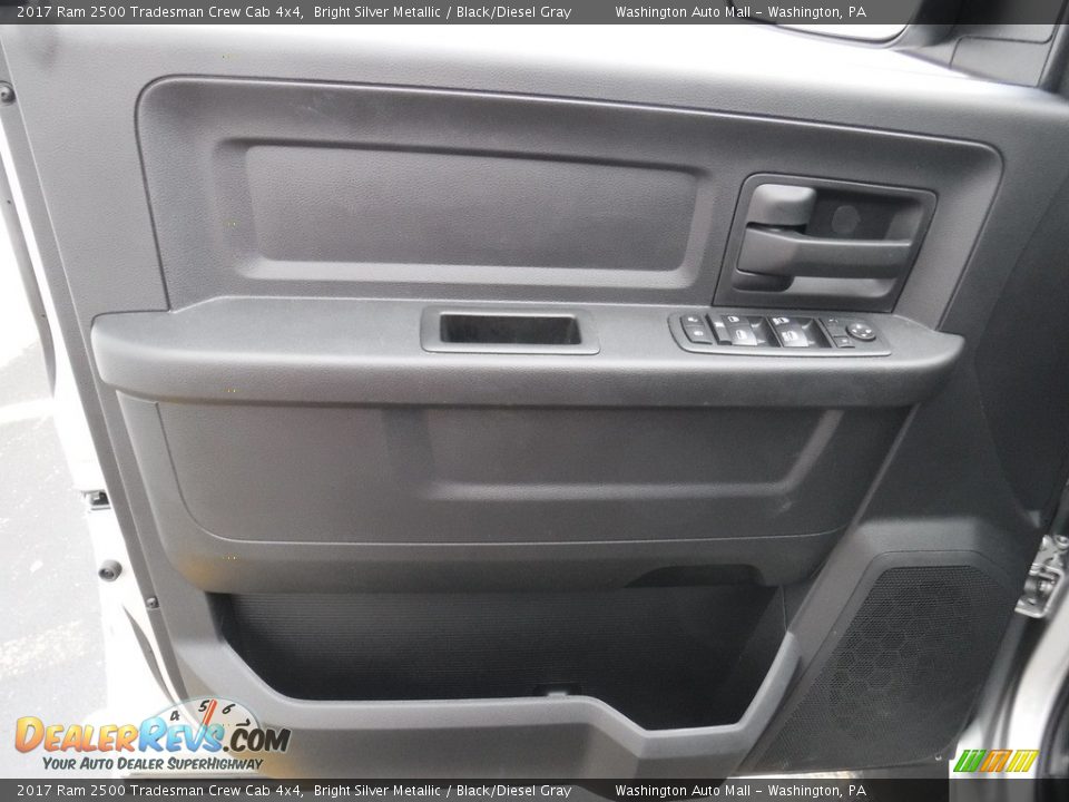2017 Ram 2500 Tradesman Crew Cab 4x4 Bright Silver Metallic / Black/Diesel Gray Photo #17