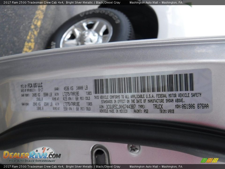 2017 Ram 2500 Tradesman Crew Cab 4x4 Bright Silver Metallic / Black/Diesel Gray Photo #26