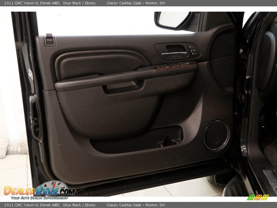 2011 GMC Yukon XL Denali AWD Onyx Black / Ebony Photo #4