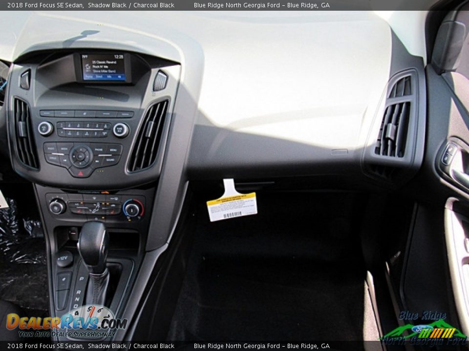 2018 Ford Focus SE Sedan Shadow Black / Charcoal Black Photo #16