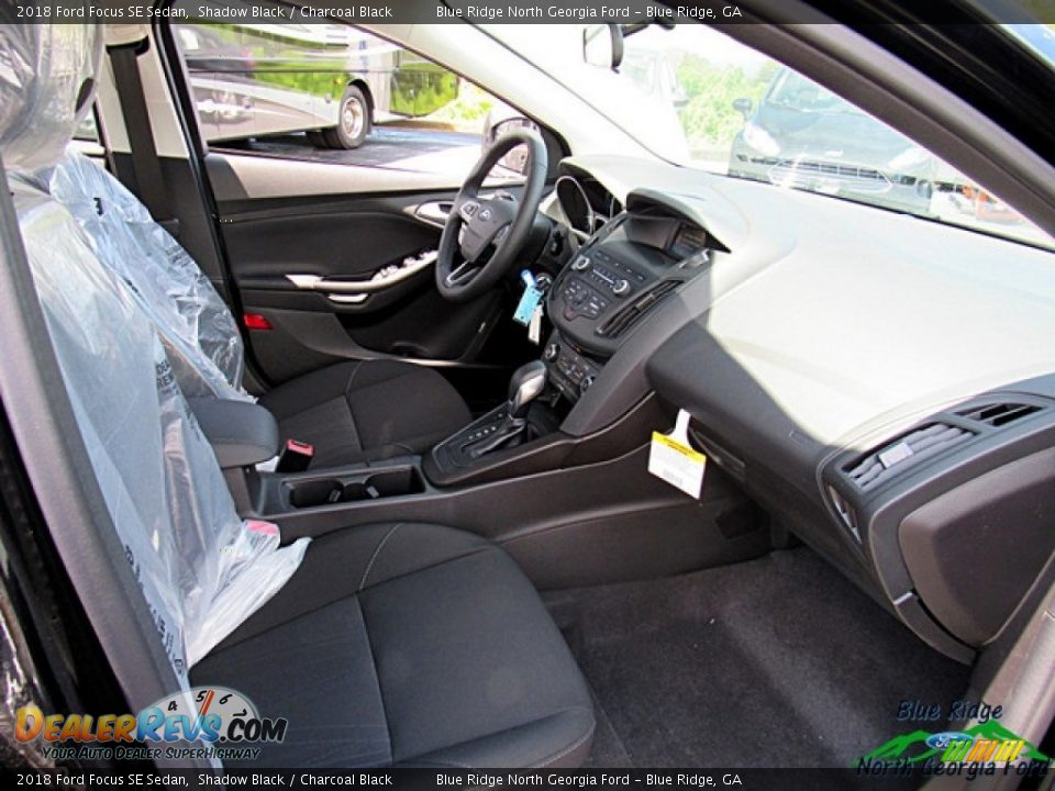 2018 Ford Focus SE Sedan Shadow Black / Charcoal Black Photo #27