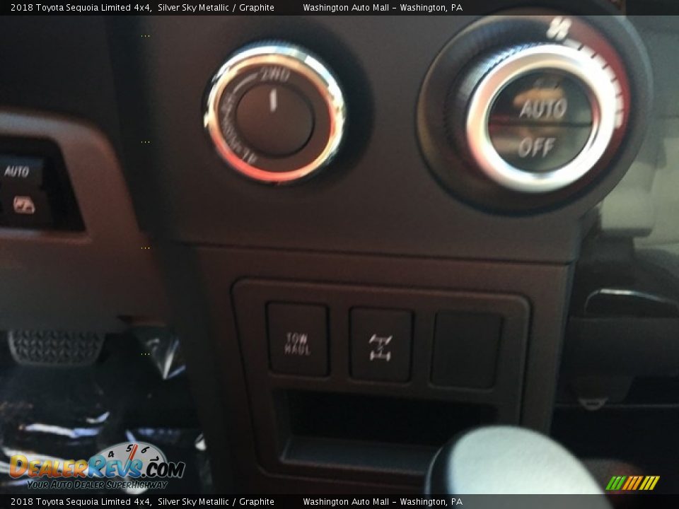 2018 Toyota Sequoia Limited 4x4 Silver Sky Metallic / Graphite Photo #11