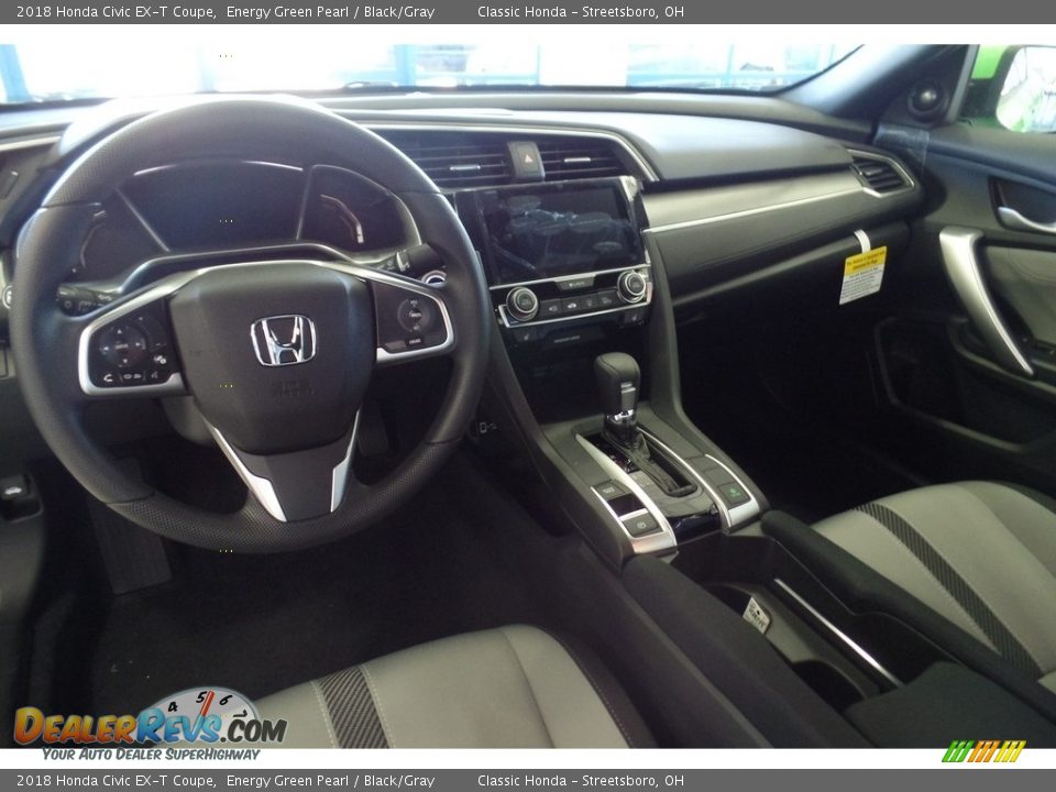 Dashboard of 2018 Honda Civic EX-T Coupe Photo #12