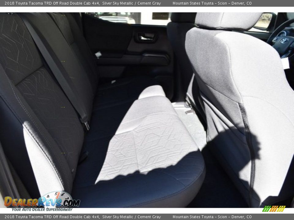 2018 Toyota Tacoma TRD Off Road Double Cab 4x4 Silver Sky Metallic / Cement Gray Photo #17