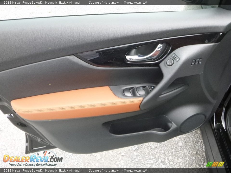 2018 Nissan Rogue SL AWD Magnetic Black / Almond Photo #15