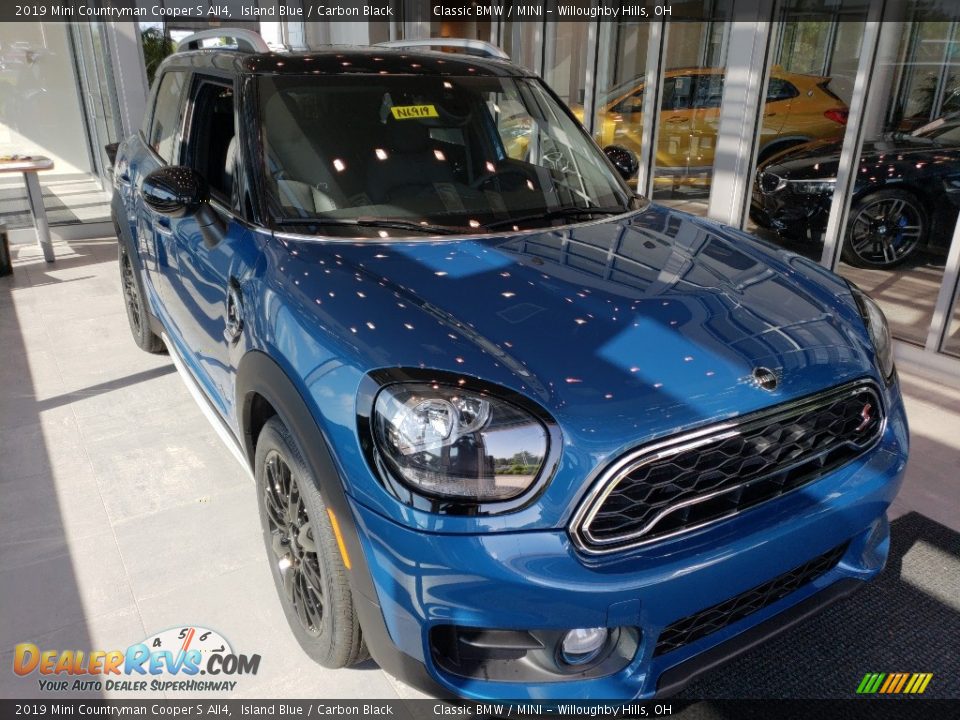 Front 3/4 View of 2019 Mini Countryman Cooper S All4 Photo #1