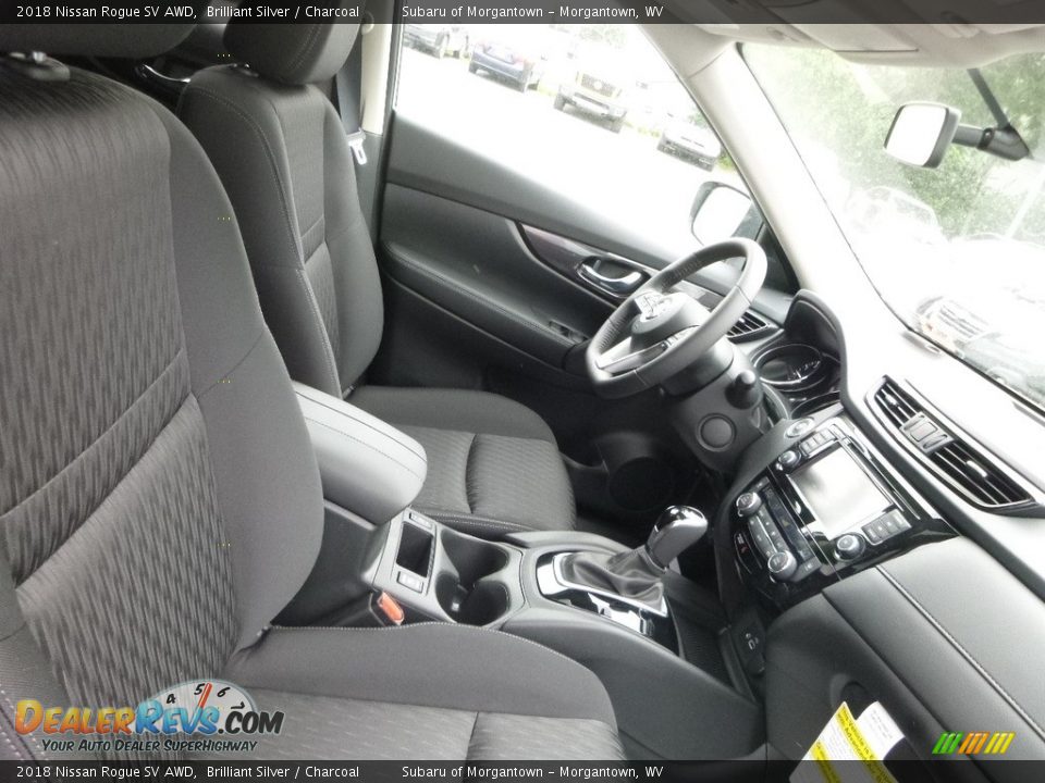 2018 Nissan Rogue SV AWD Brilliant Silver / Charcoal Photo #10