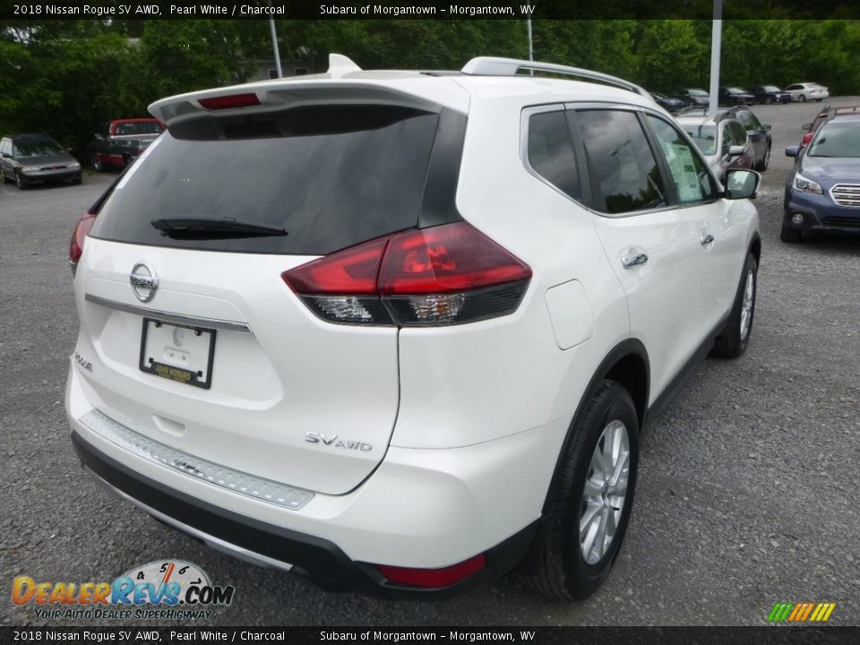 2018 Nissan Rogue SV AWD Pearl White / Charcoal Photo #4