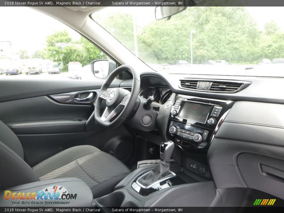 2018 Nissan Rogue SV AWD Magnetic Black / Charcoal Photo #12