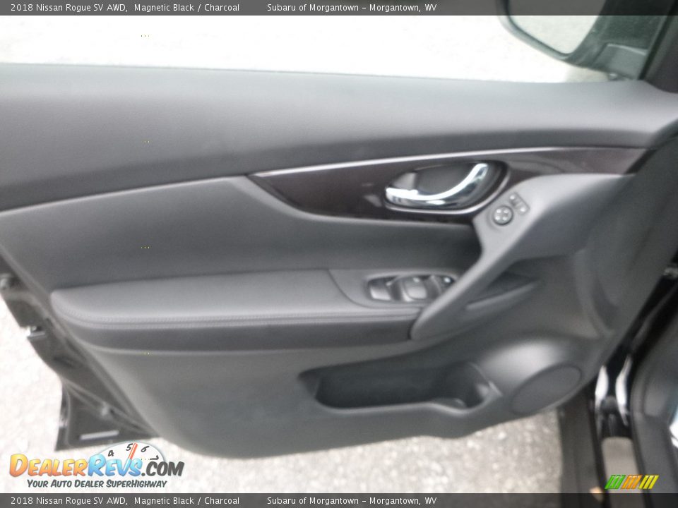 2018 Nissan Rogue SV AWD Magnetic Black / Charcoal Photo #14