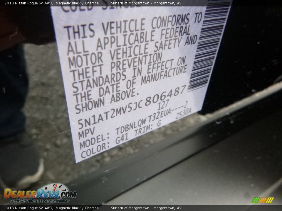 2018 Nissan Rogue SV AWD Magnetic Black / Charcoal Photo #16