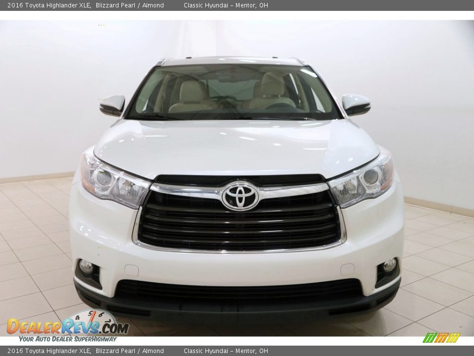 2016 Toyota Highlander XLE Blizzard Pearl / Almond Photo #2