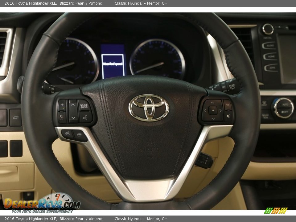 2016 Toyota Highlander XLE Blizzard Pearl / Almond Photo #7