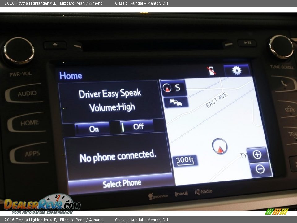 2016 Toyota Highlander XLE Blizzard Pearl / Almond Photo #11