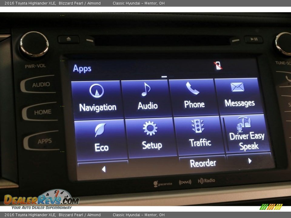 2016 Toyota Highlander XLE Blizzard Pearl / Almond Photo #13