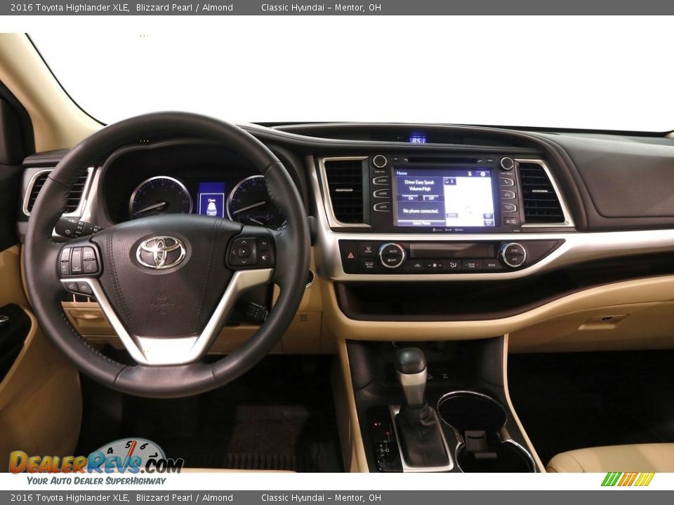 2016 Toyota Highlander XLE Blizzard Pearl / Almond Photo #30