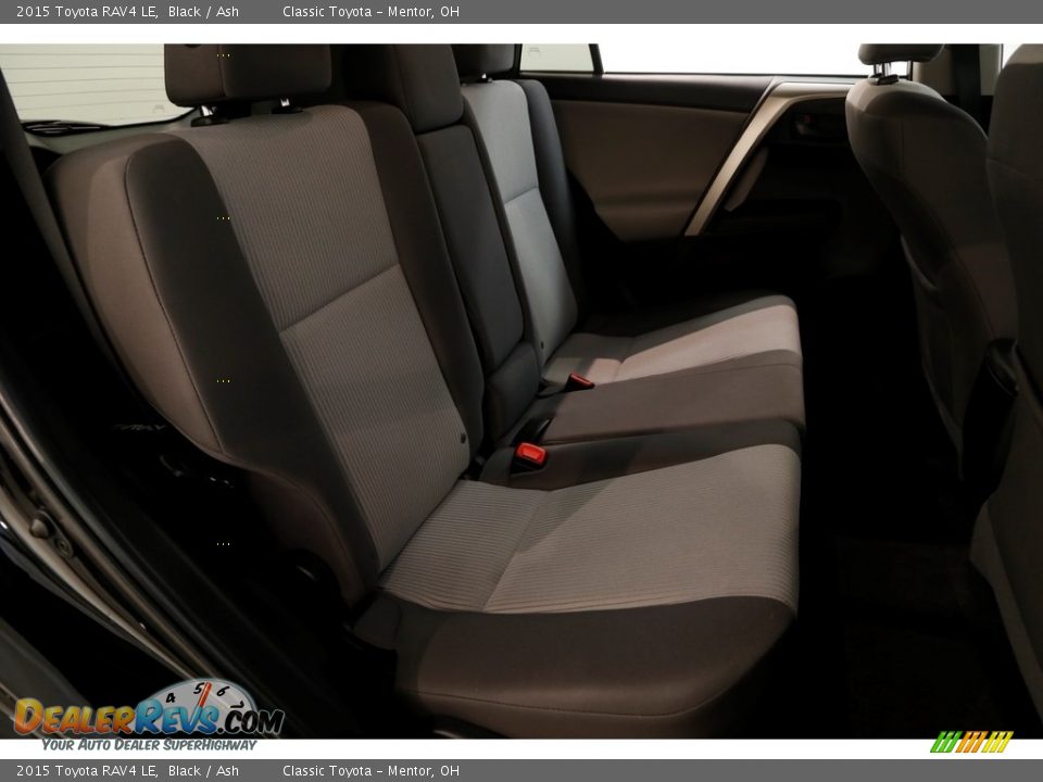 2015 Toyota RAV4 LE Black / Ash Photo #15