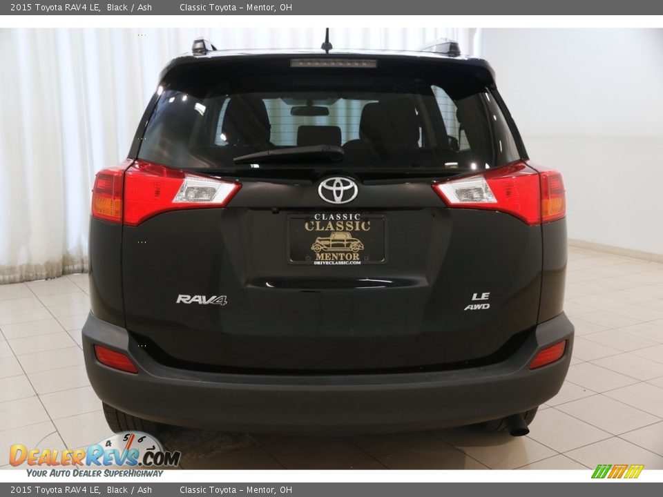 2015 Toyota RAV4 LE Black / Ash Photo #17