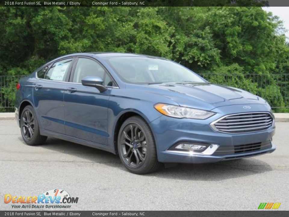 Front 3/4 View of 2018 Ford Fusion SE Photo #1