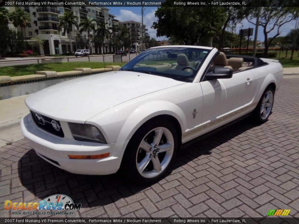 2007 Ford Mustang V6 Premium Convertible Performance White / Medium Parchment Photo #30