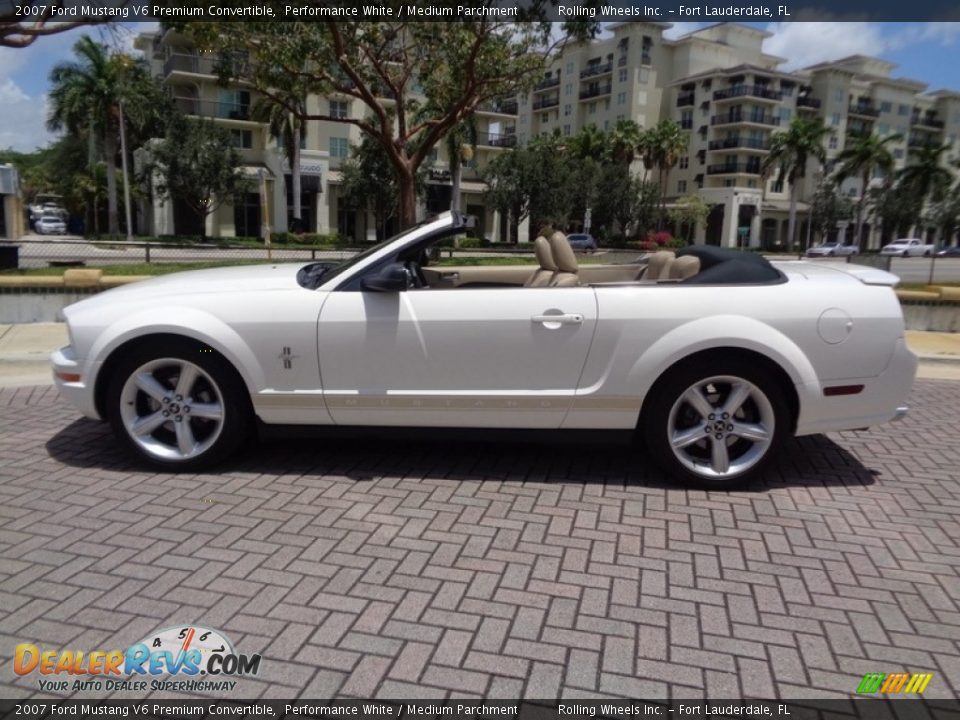 2007 Ford Mustang V6 Premium Convertible Performance White / Medium Parchment Photo #32