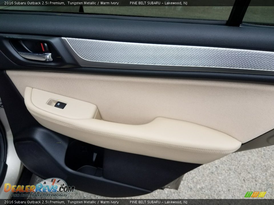 2016 Subaru Outback 2.5i Premium Tungsten Metallic / Warm Ivory Photo #13