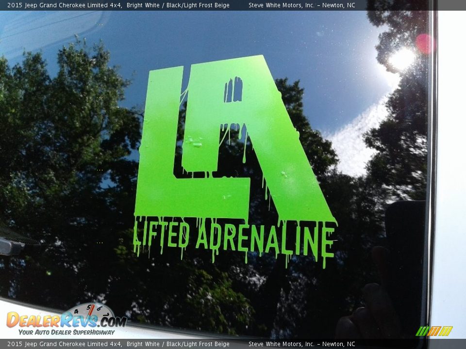 2015 Jeep Grand Cherokee Limited 4x4 Bright White / Black/Light Frost Beige Photo #30