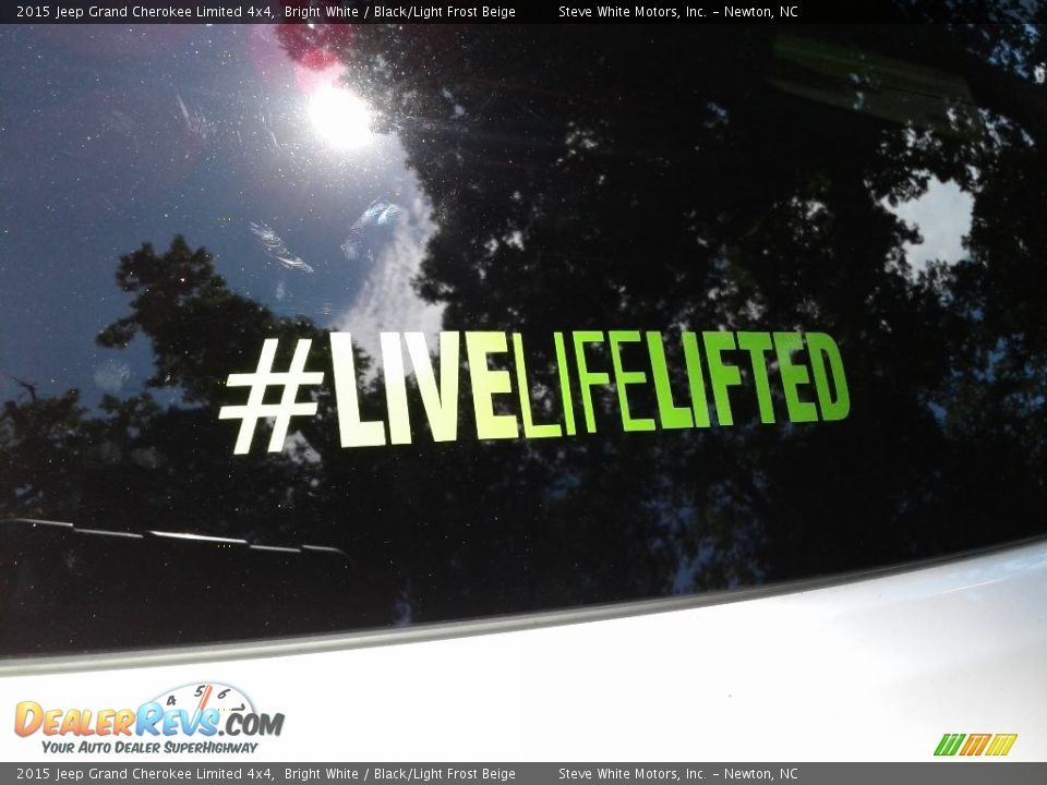2015 Jeep Grand Cherokee Limited 4x4 Bright White / Black/Light Frost Beige Photo #31