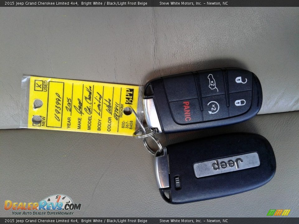 2015 Jeep Grand Cherokee Limited 4x4 Bright White / Black/Light Frost Beige Photo #32