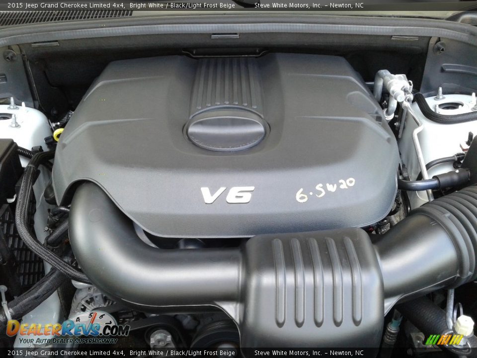 2015 Jeep Grand Cherokee Limited 4x4 Bright White / Black/Light Frost Beige Photo #33