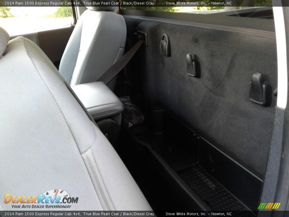 2014 Ram 1500 Express Regular Cab 4x4 True Blue Pearl Coat / Black/Diesel Gray Photo #11