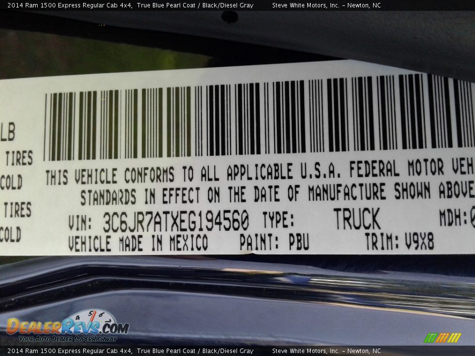 2014 Ram 1500 Express Regular Cab 4x4 True Blue Pearl Coat / Black/Diesel Gray Photo #28
