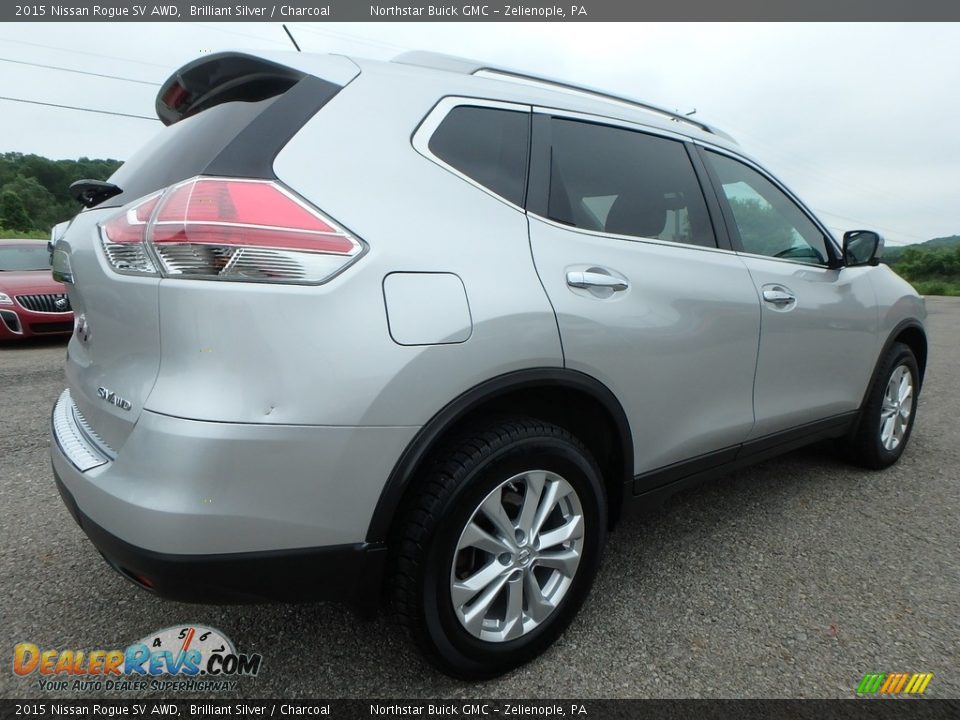 2015 Nissan Rogue SV AWD Brilliant Silver / Charcoal Photo #9