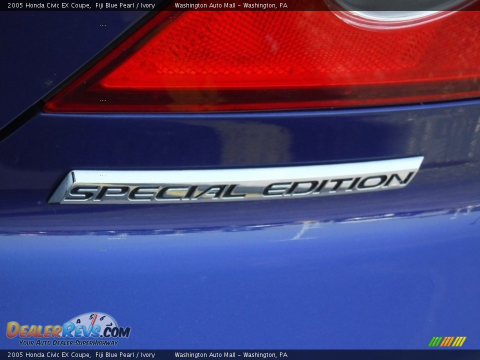 2005 Honda Civic EX Coupe Fiji Blue Pearl / Ivory Photo #9
