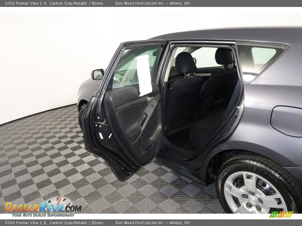 2009 Pontiac Vibe 2.4 Carbon Gray Metallic / Ebony Photo #24