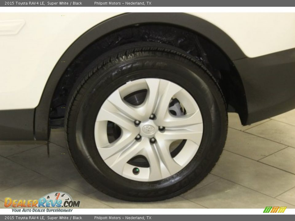 2015 Toyota RAV4 LE Super White / Black Photo #6