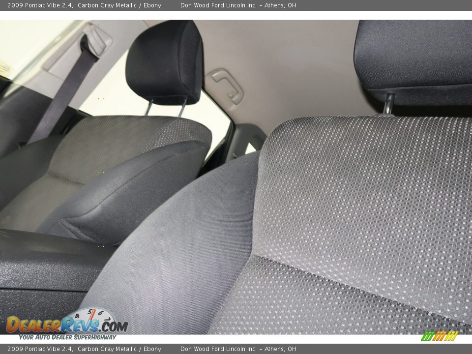 2009 Pontiac Vibe 2.4 Carbon Gray Metallic / Ebony Photo #32