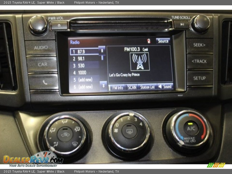 2015 Toyota RAV4 LE Super White / Black Photo #18
