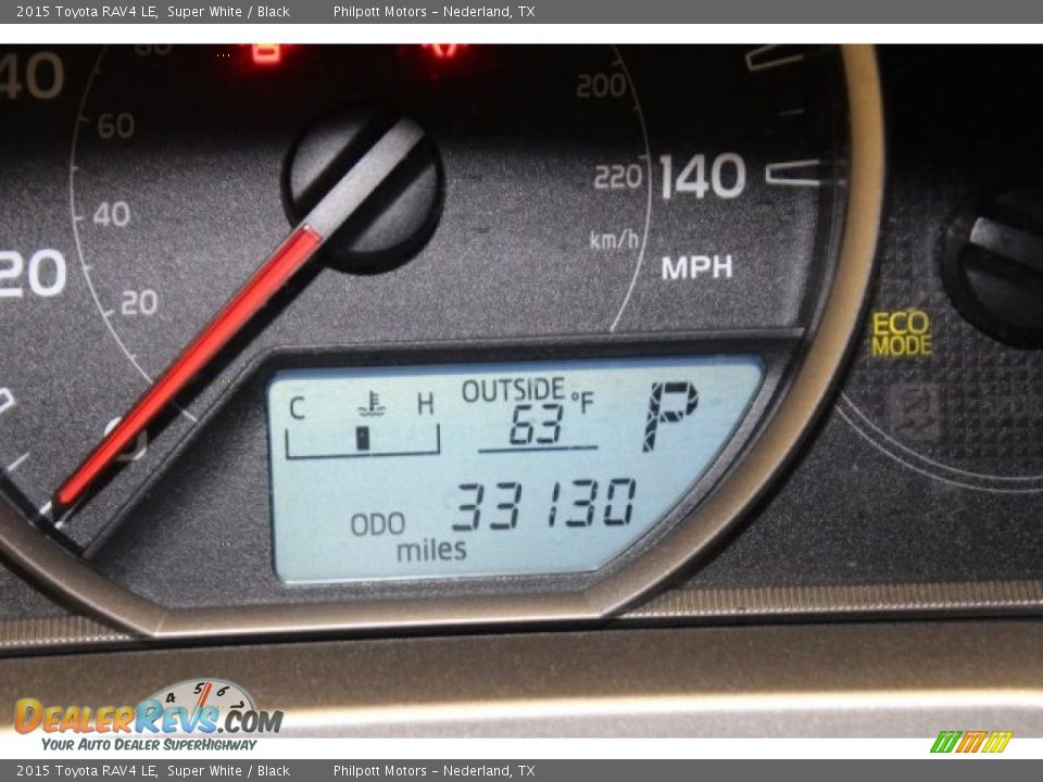2015 Toyota RAV4 LE Super White / Black Photo #25