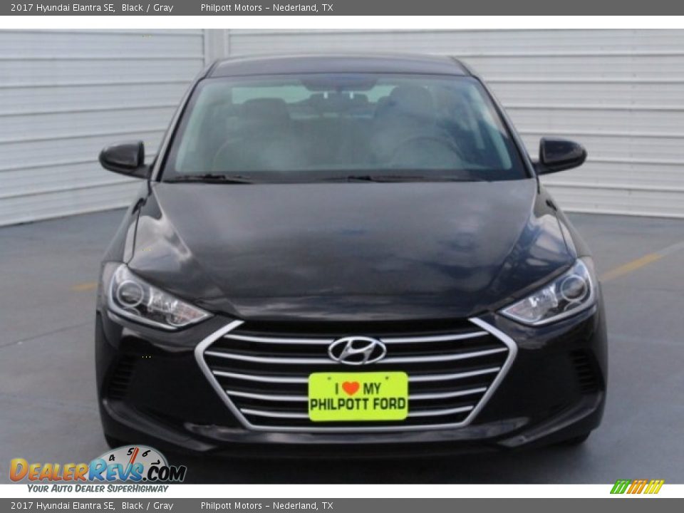 2017 Hyundai Elantra SE Black / Gray Photo #2