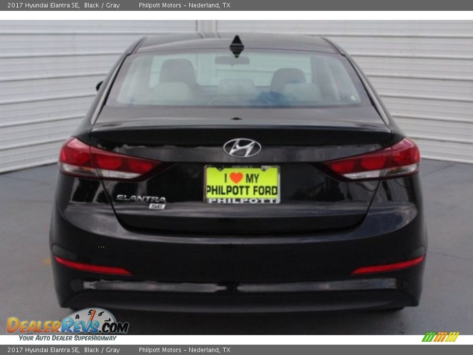 2017 Hyundai Elantra SE Black / Gray Photo #9