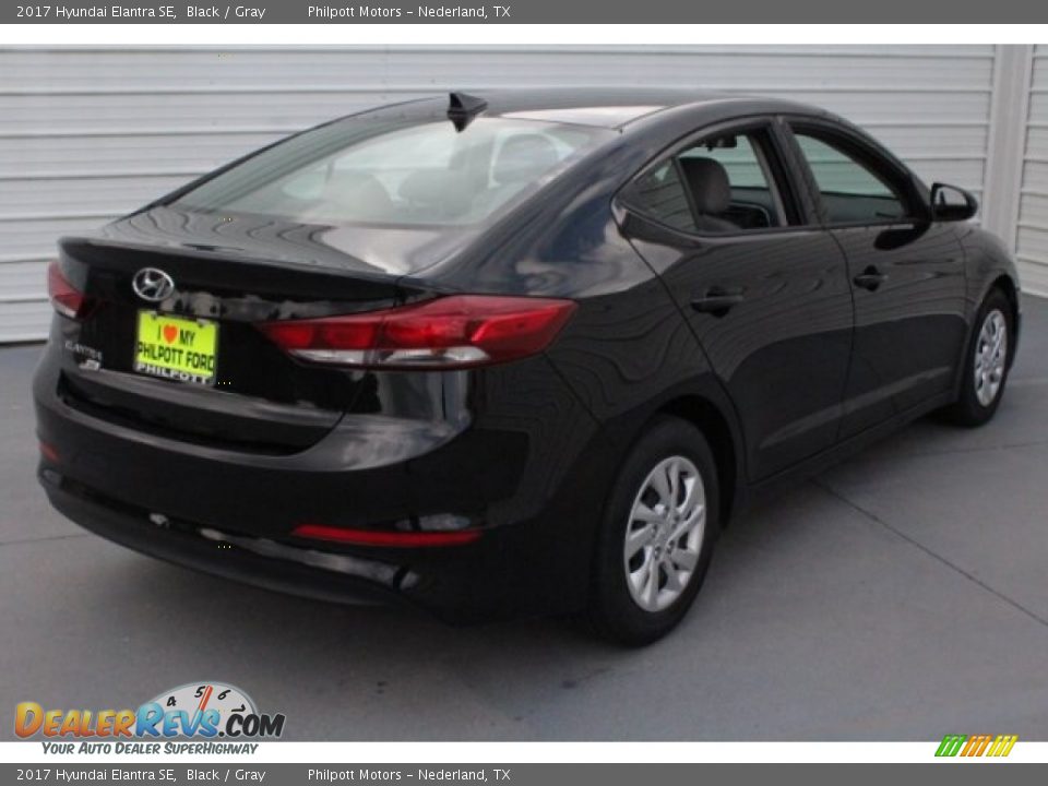 2017 Hyundai Elantra SE Black / Gray Photo #10