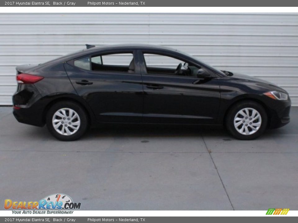 2017 Hyundai Elantra SE Black / Gray Photo #11