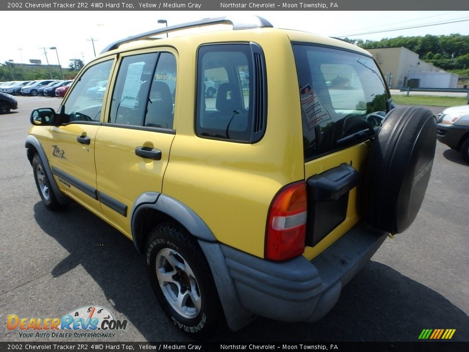 2002 Chevrolet Tracker ZR2 4WD Hard Top Yellow / Medium Gray Photo #2